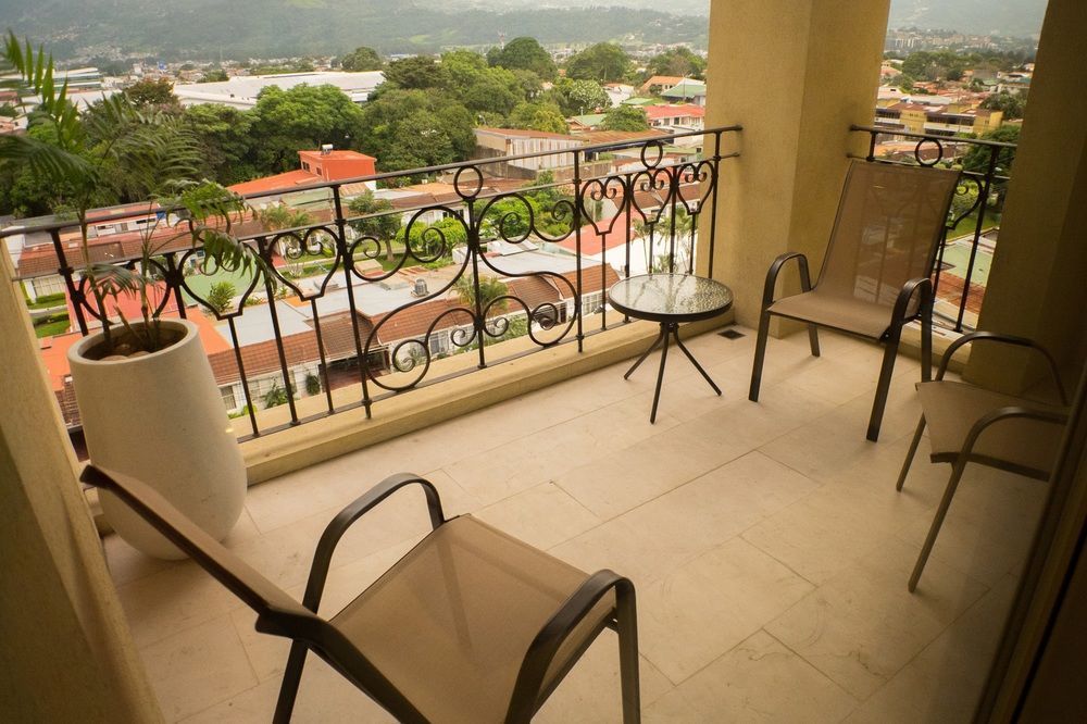 Torres Del Lago Suites And Apartments San José Exteriör bild