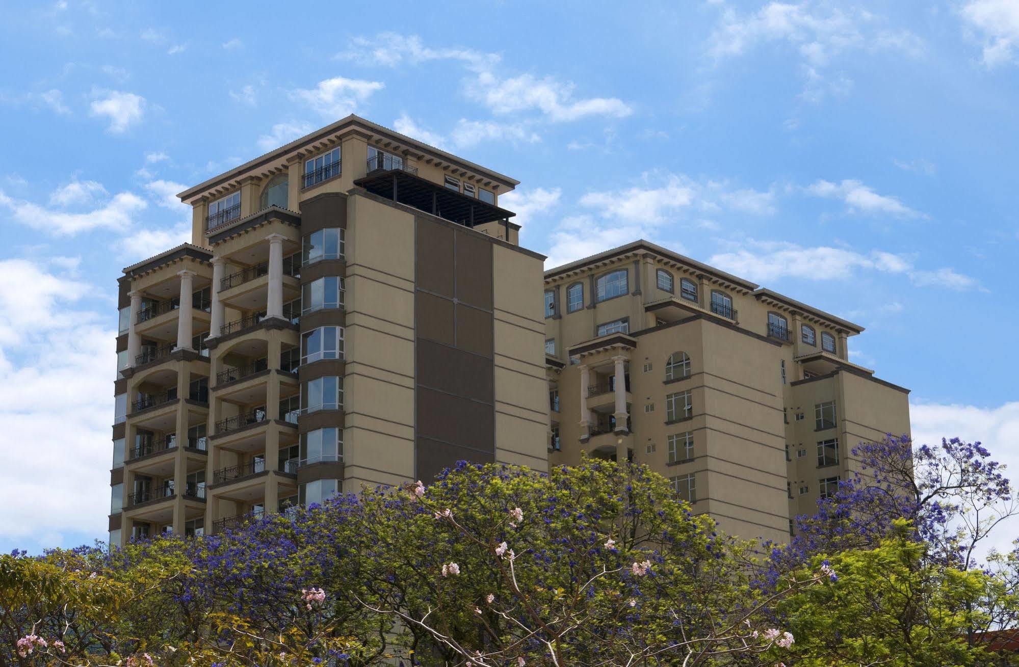 Torres Del Lago Suites And Apartments San José Exteriör bild