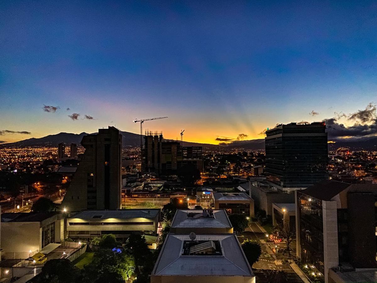 Torres Del Lago Suites And Apartments San José Exteriör bild